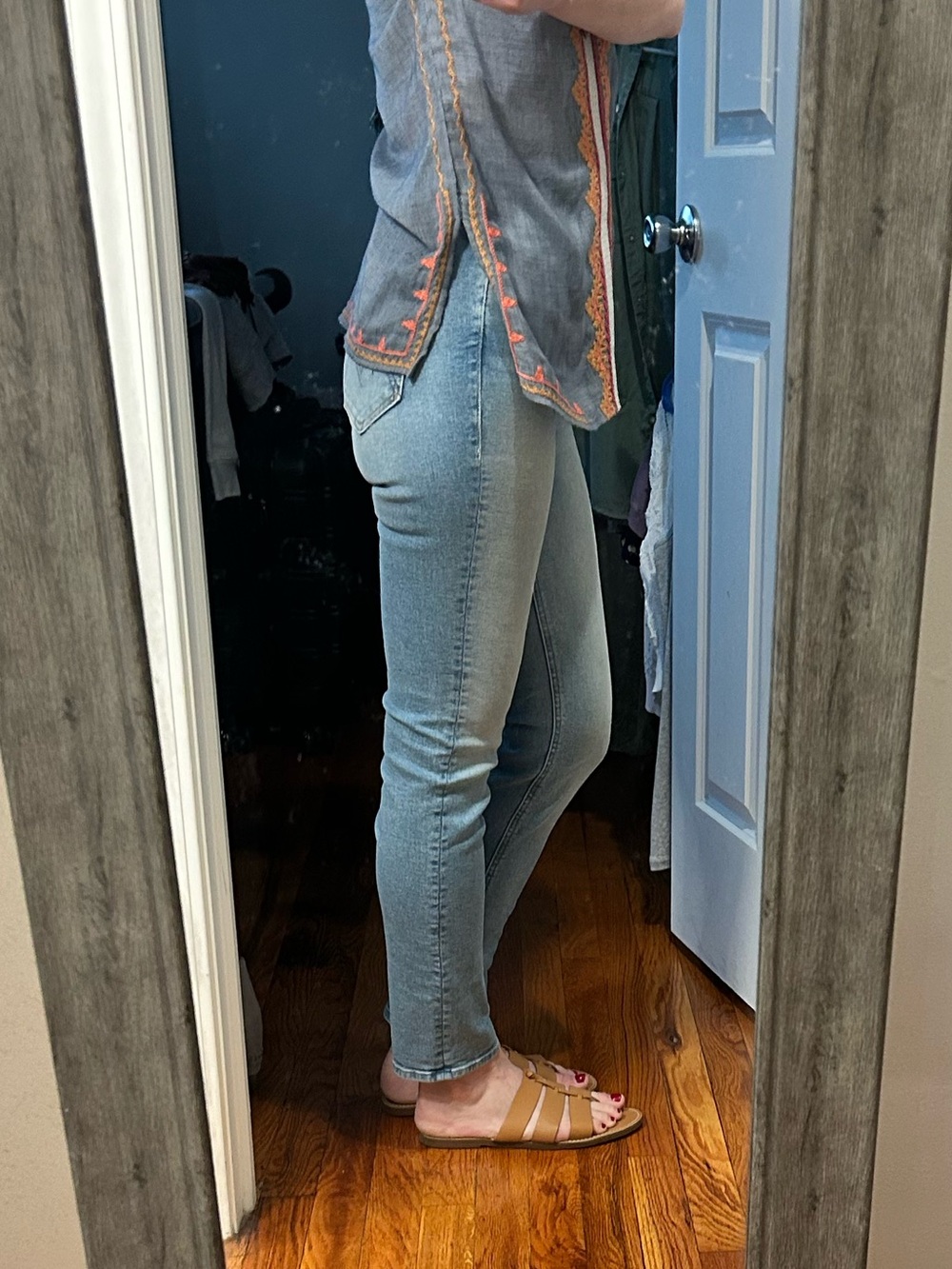 MOTHER The Dazzler Ankle High Rise Cropped Jeans - Picture 6 of 16